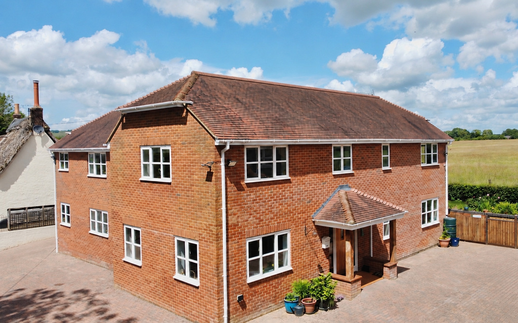 Hollybush Lane, Knowle, Pewsey, Wiltshire