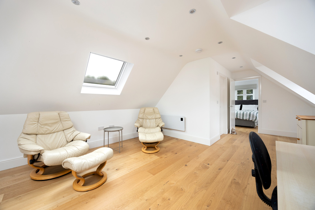 Hollybush Lane, Knowle, Pewsey, Wiltshire, photo 32
