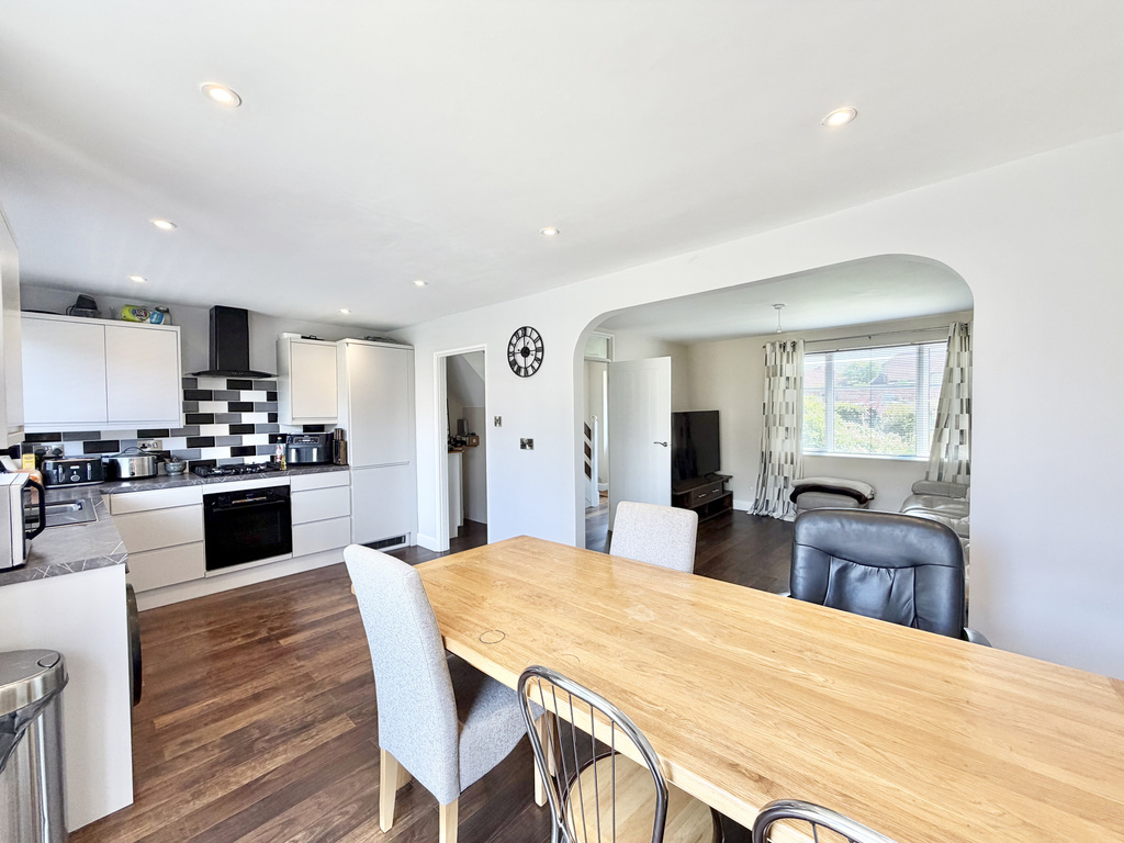 Broughton Close, Taunton, Somerset, photo 4