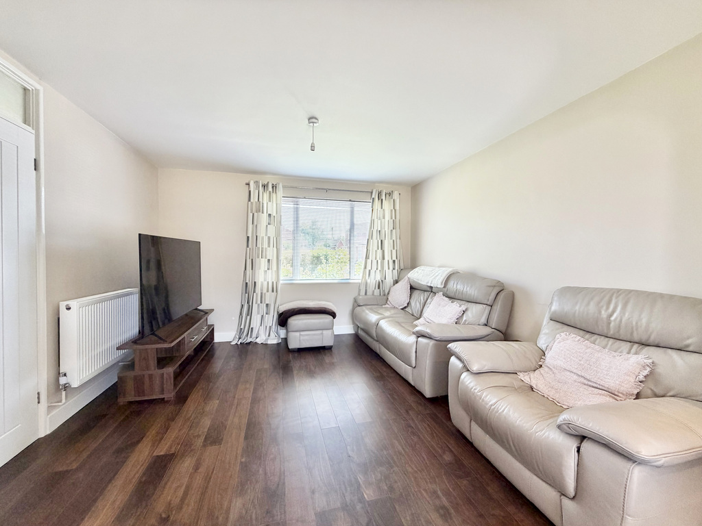 Broughton Close, Taunton, Somerset, photo 5