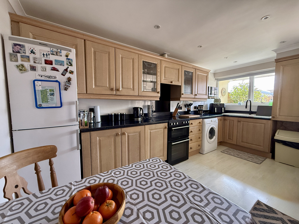 Almond Tree Close, Bridgwater, photo 5