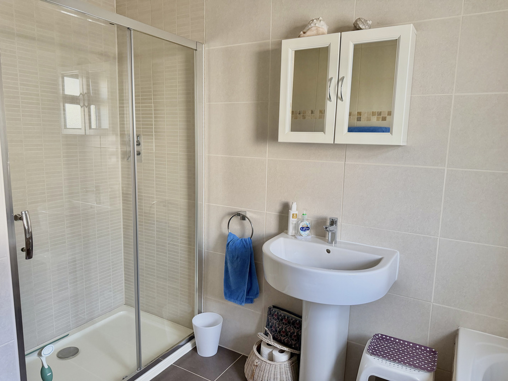Devizes Road, Upavon, SN9 6ED, photo 15