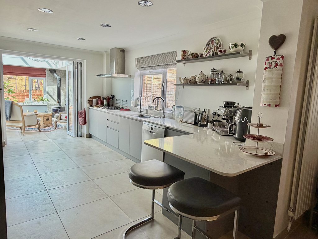 Devizes Road, Upavon, SN9 6ED, photo 8