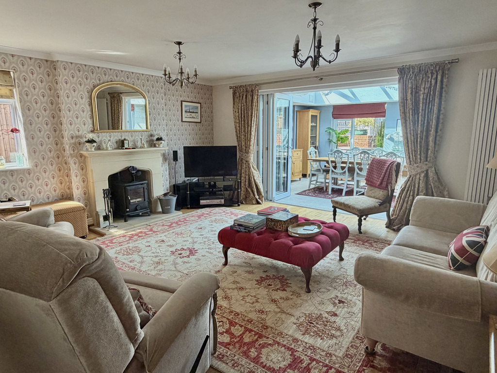 Devizes Road, Upavon, SN9 6ED, photo 3