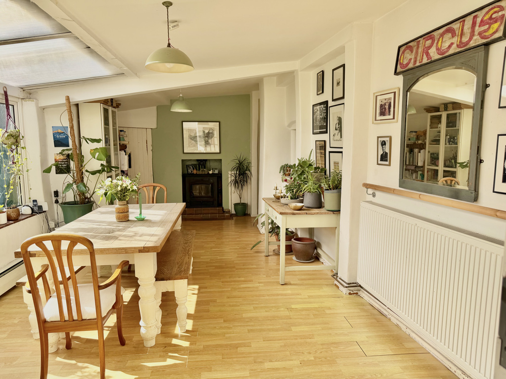 Milton Road, Pewsey, Wiltshire, photo 6