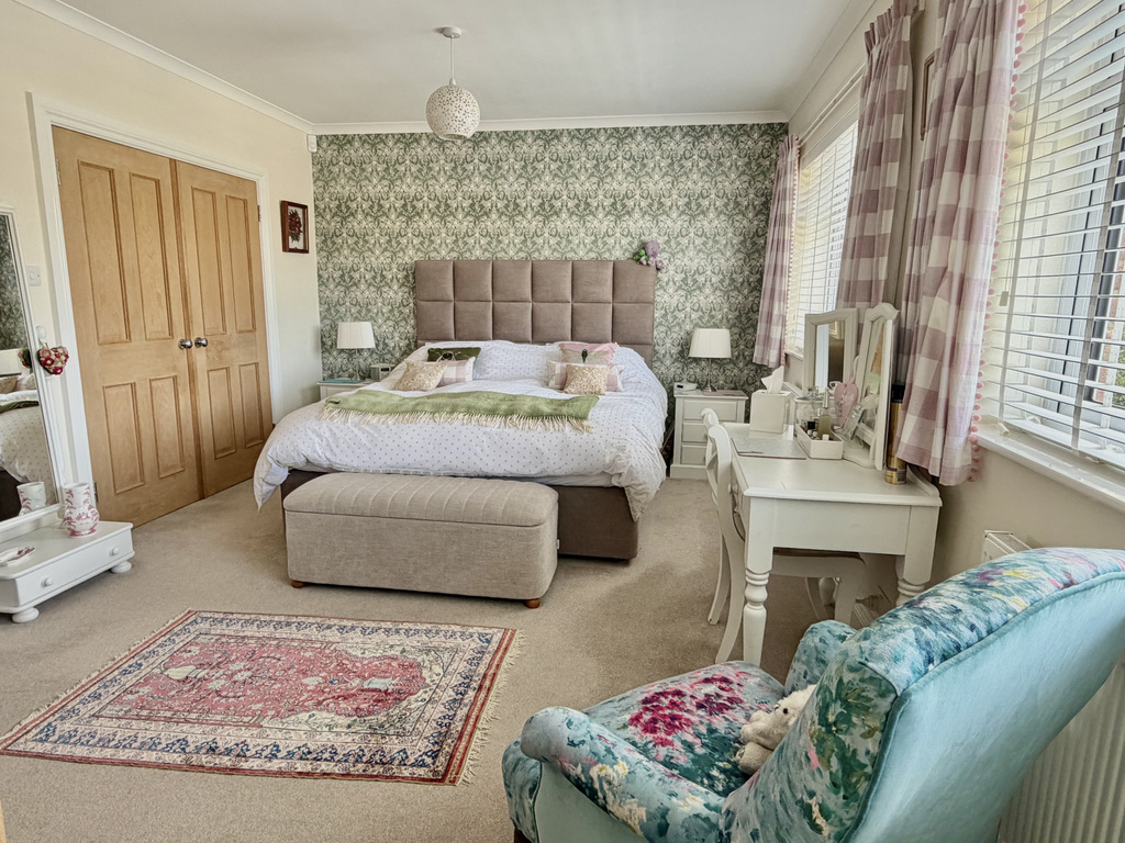 Devizes Road, Upavon, SN9 6ED, photo 16