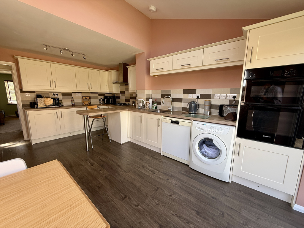 Condell Close, Bridgwater, Somerset, photo 5