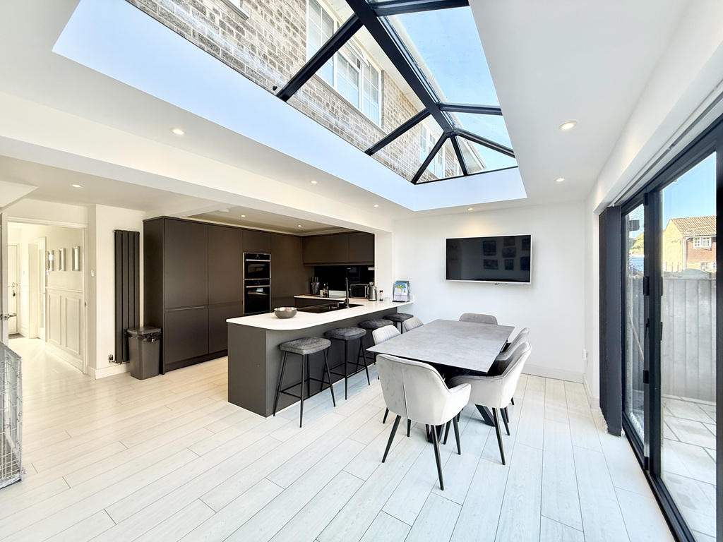 Lime Tree Avenue, Yeovil, Somerset, photo 2