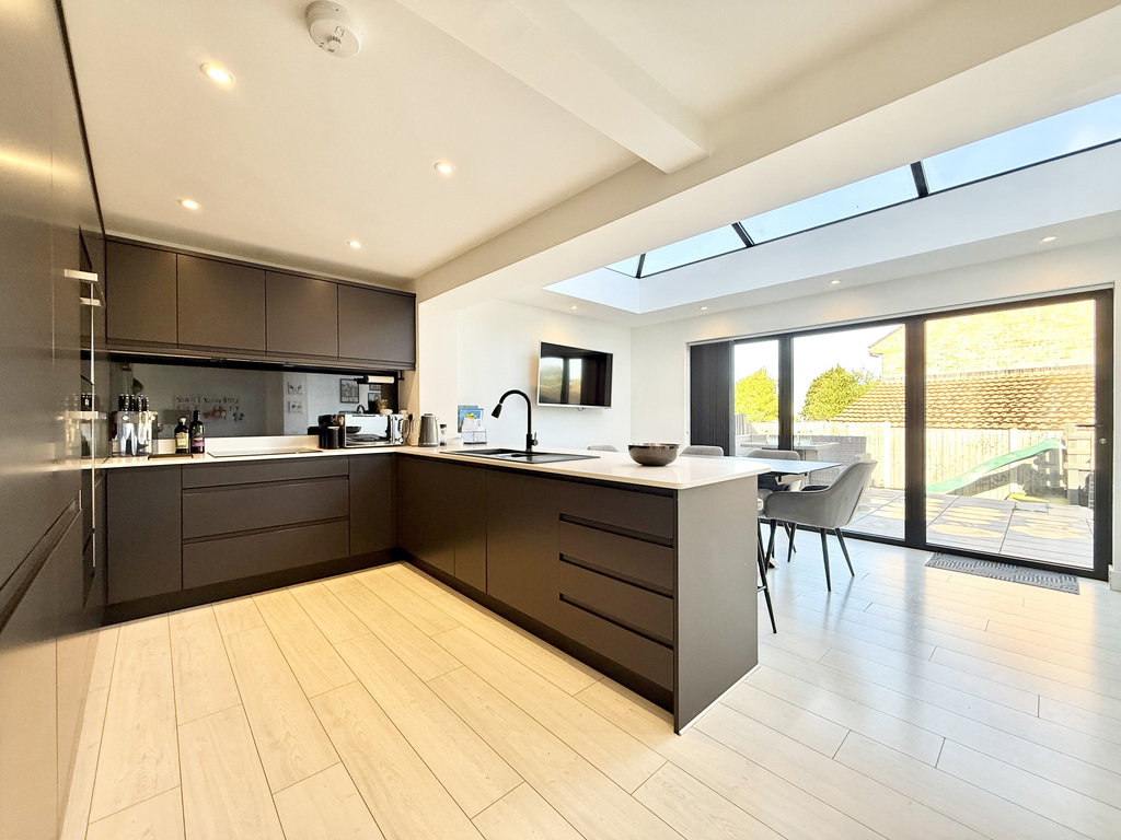 Lime Tree Avenue, Yeovil, Somerset, photo 6