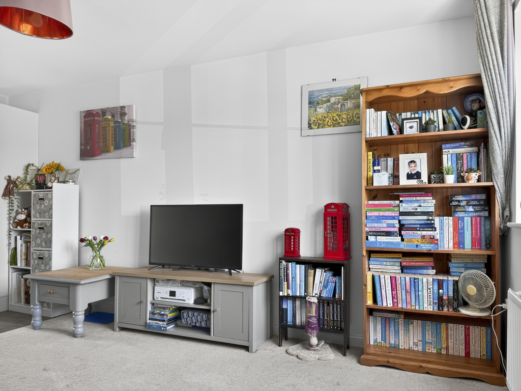 Greystone Walk, Cullompton, Devon, EX15 1GZ, photo 4