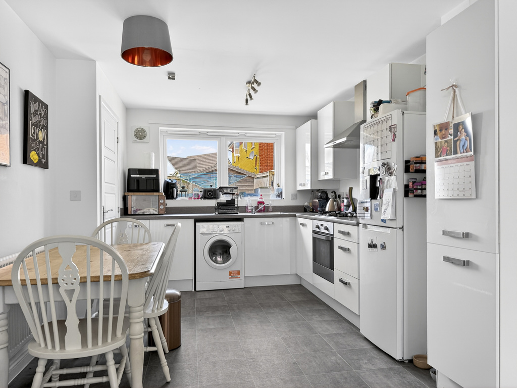Greystone Walk, Cullompton, Devon, EX15 1GZ, photo 2