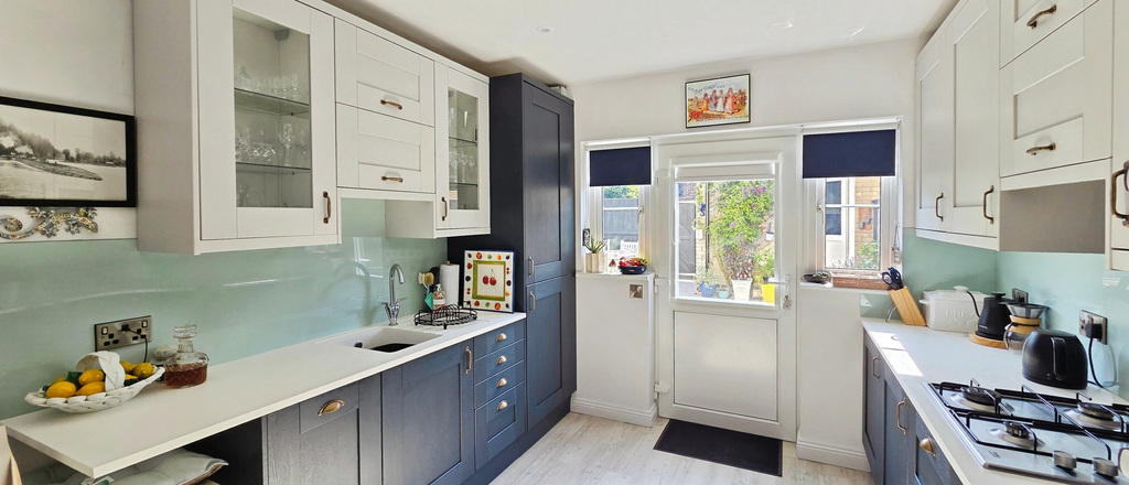 21 Oak Dr, Crewkerne TA18 7DN, UK, photo 3