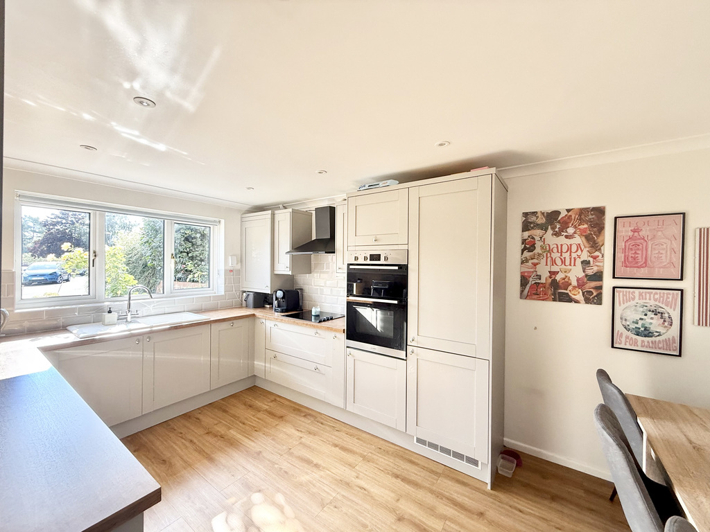 St. Johns Road, Yeovil, Somerset, photo 6