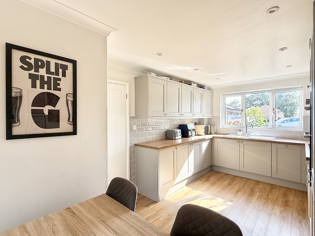 St. Johns Road, Yeovil, Somerset, photo 8