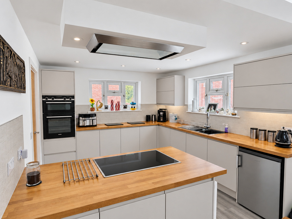 Cossor Road, Pewsey, SN9 5HX, photo 3