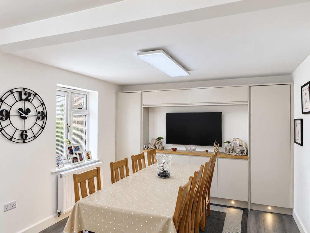 Cossor Road, Pewsey, SN9 5HX, photo 4
