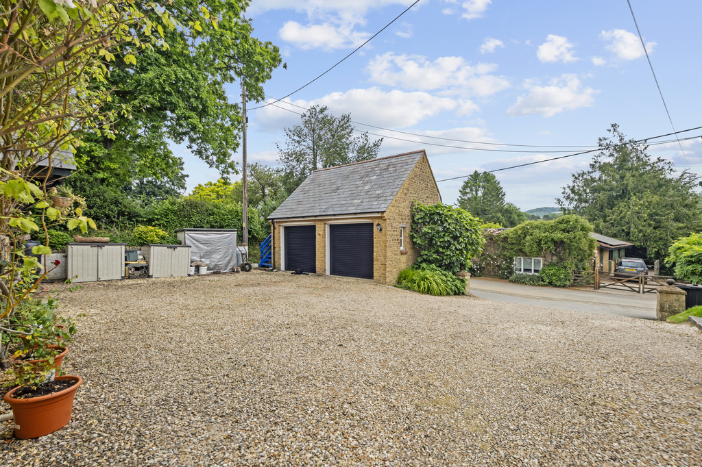 St. James Road, Netherbury, Bridport, Dorset, photo 6