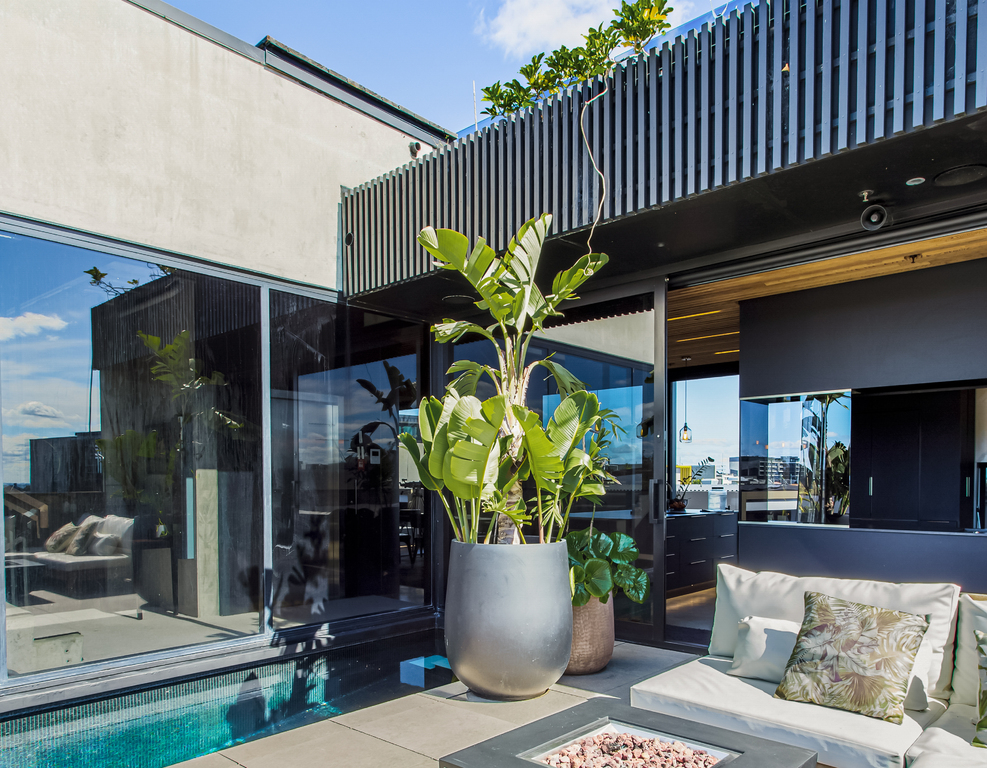 Plunge pool