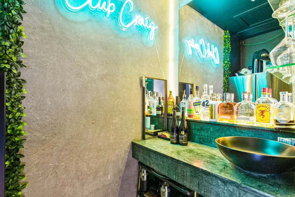 Cocktail Bar