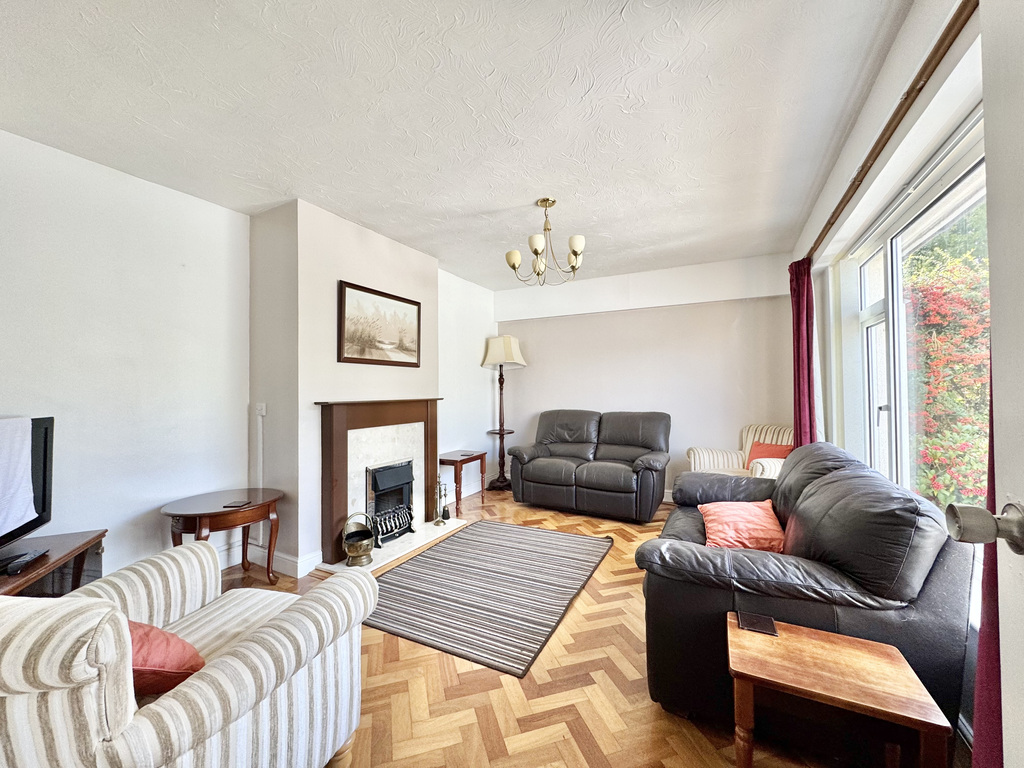Comeytrowe Road, Trull, Taunton, Somerset, photo 2
