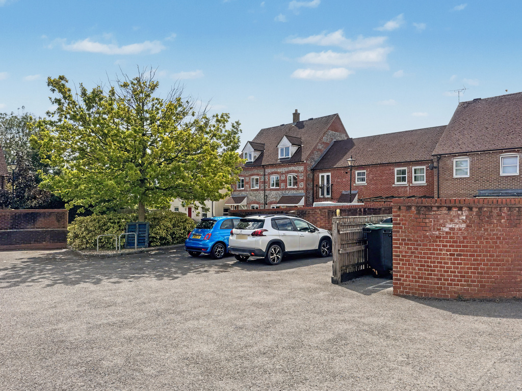 Cobham Road, Blandford Forum, Dorset, photo 15