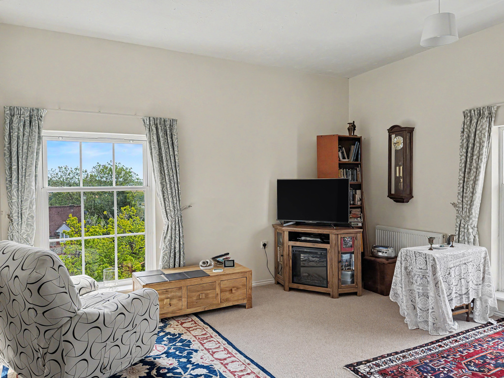 Cobham Road, Blandford Forum, Dorset, photo 6