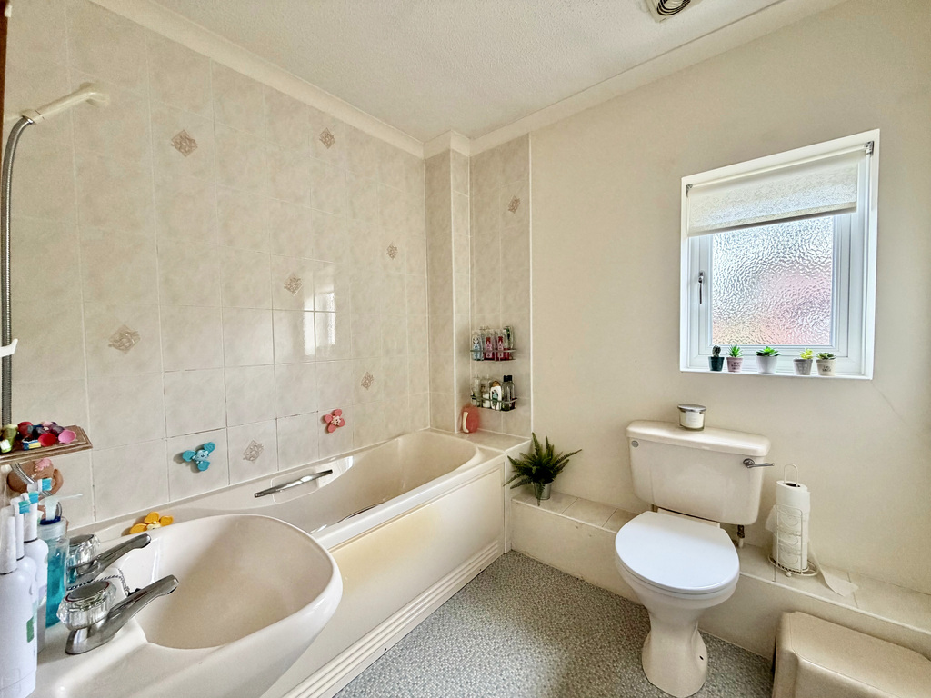 The Fairways, Taunton, Somerset, photo 15