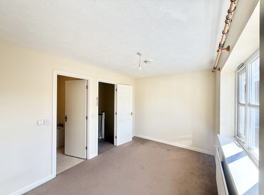 Ermine Street, Yeovil, Somerset - No Chain, photo 8