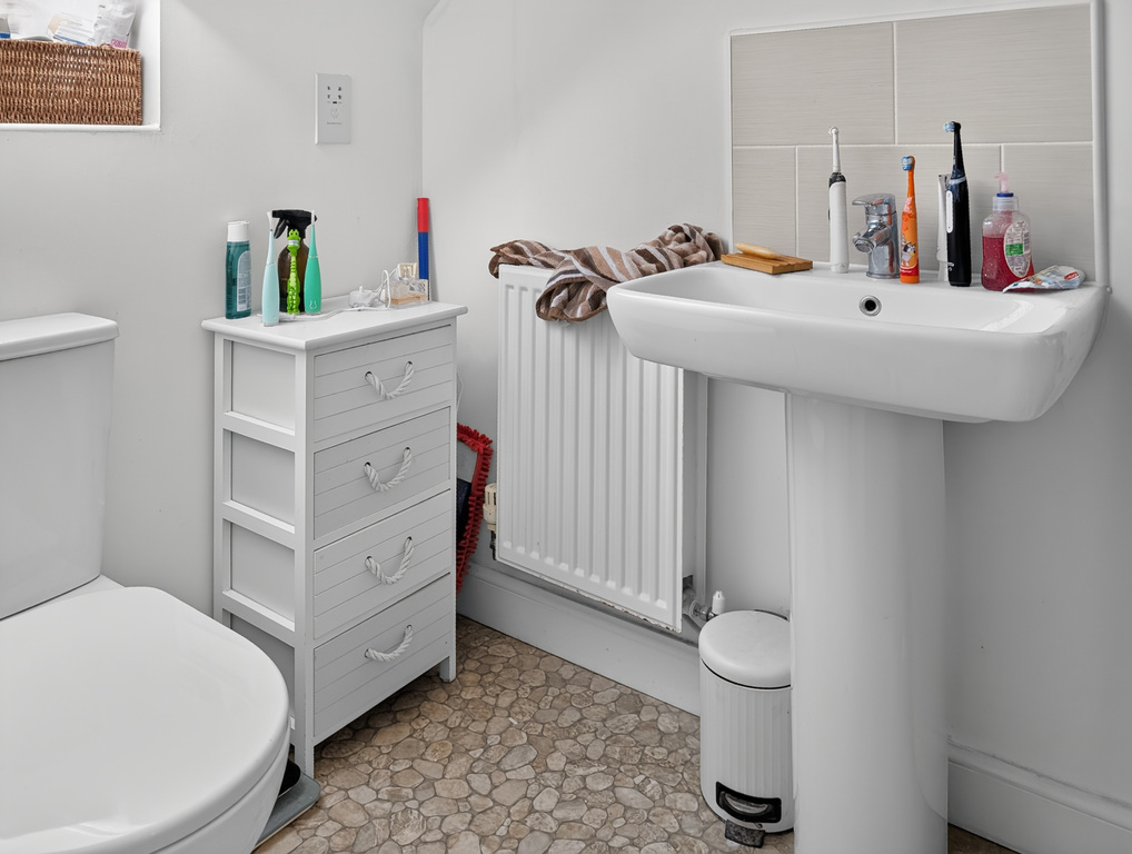En-Suite Shower to B