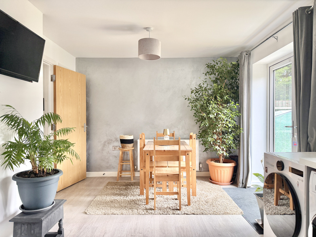 Wathen Court, Gillingham, SP8 4YS, photo 5