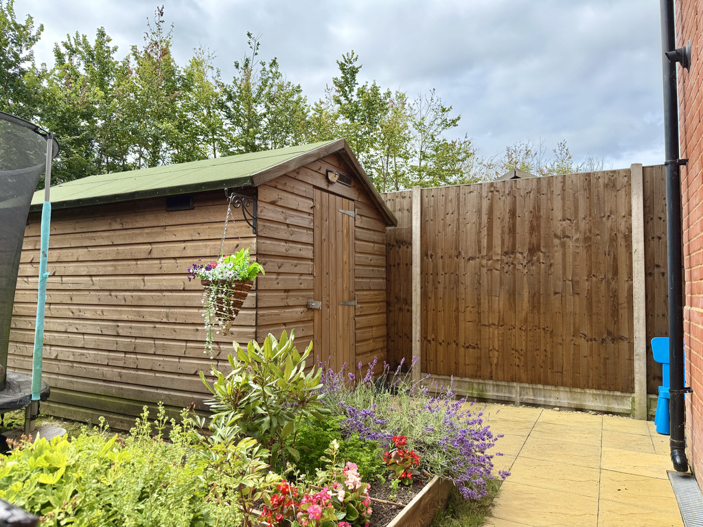 Wathen Court, Gillingham, SP8 4YS, photo 15