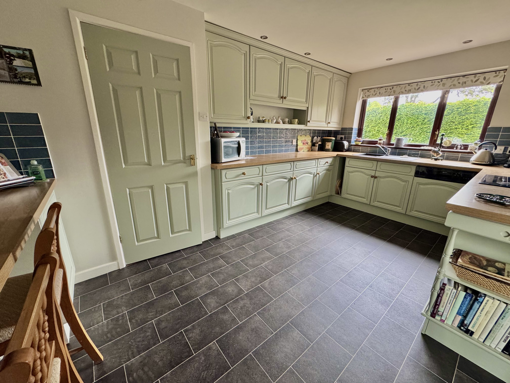 The Paddock, Urchfont, Wiltshire, photo 14
