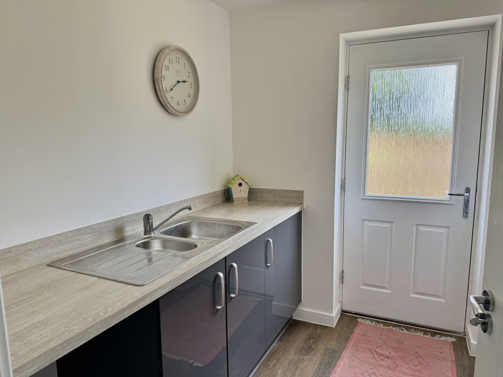 Winchcombe Avenue, Devizes, Wiltshire, photo 8