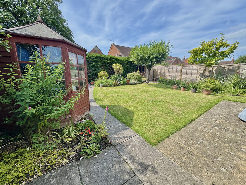 Victoria Road, Devizes, Wiltshire, photo 3