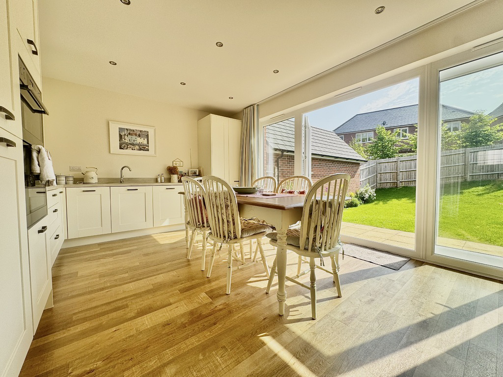William Merriman Road, Marlborough, Wiltshire, photo 2