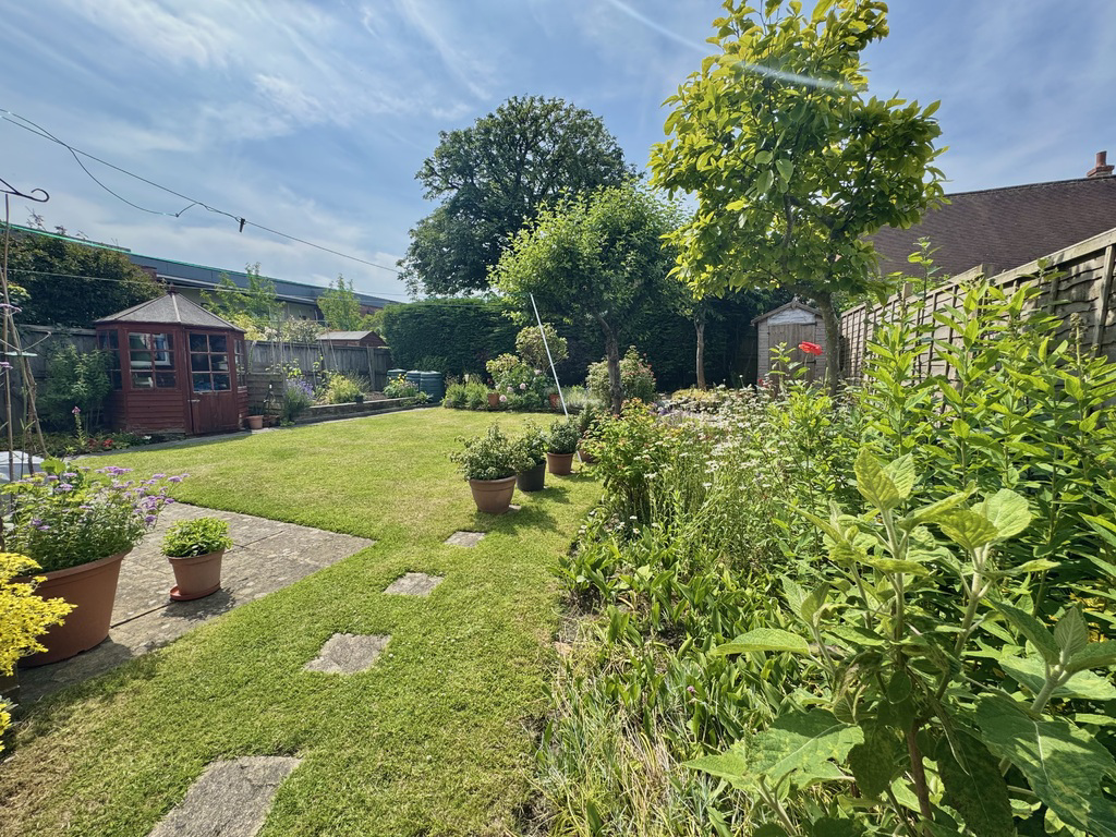 Victoria Road, Devizes, Wiltshire, photo 2