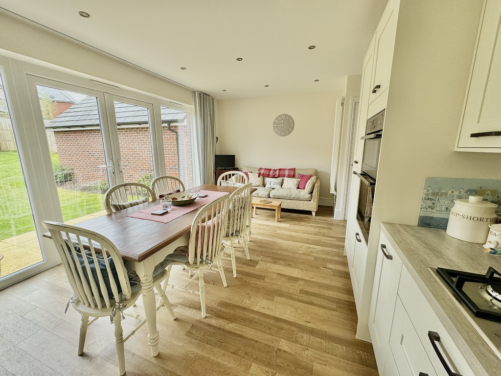 William Merriman Road, Marlborough, Wiltshire, photo 3