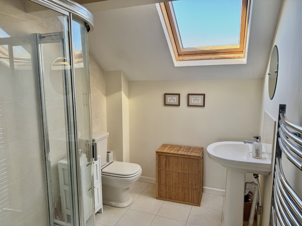 The Paddock, Urchfont, Wiltshire, photo 17