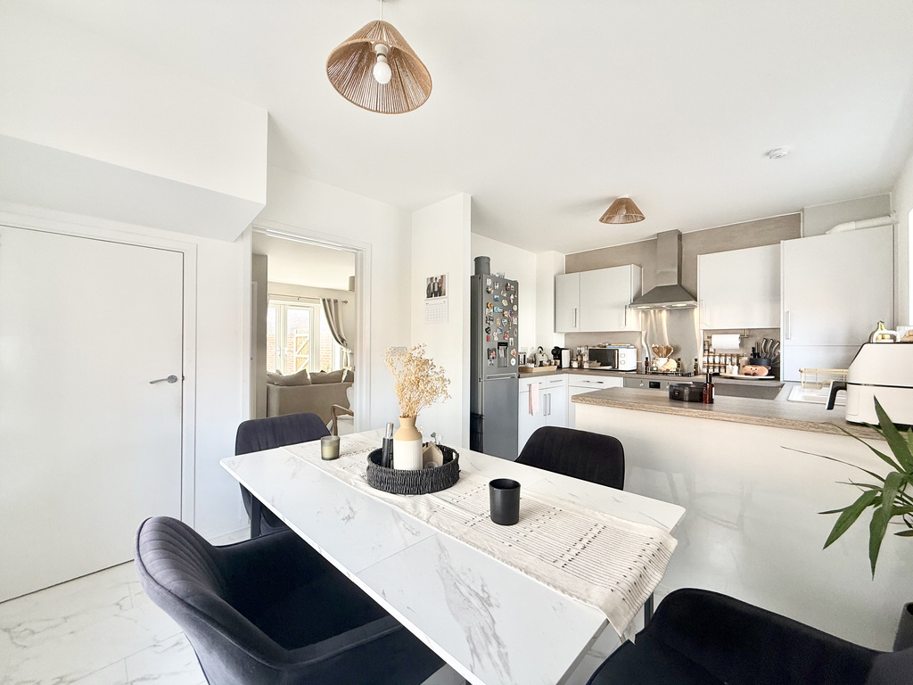 Sisken Place, Houndstone, Yeovil, Somerset, photo 5