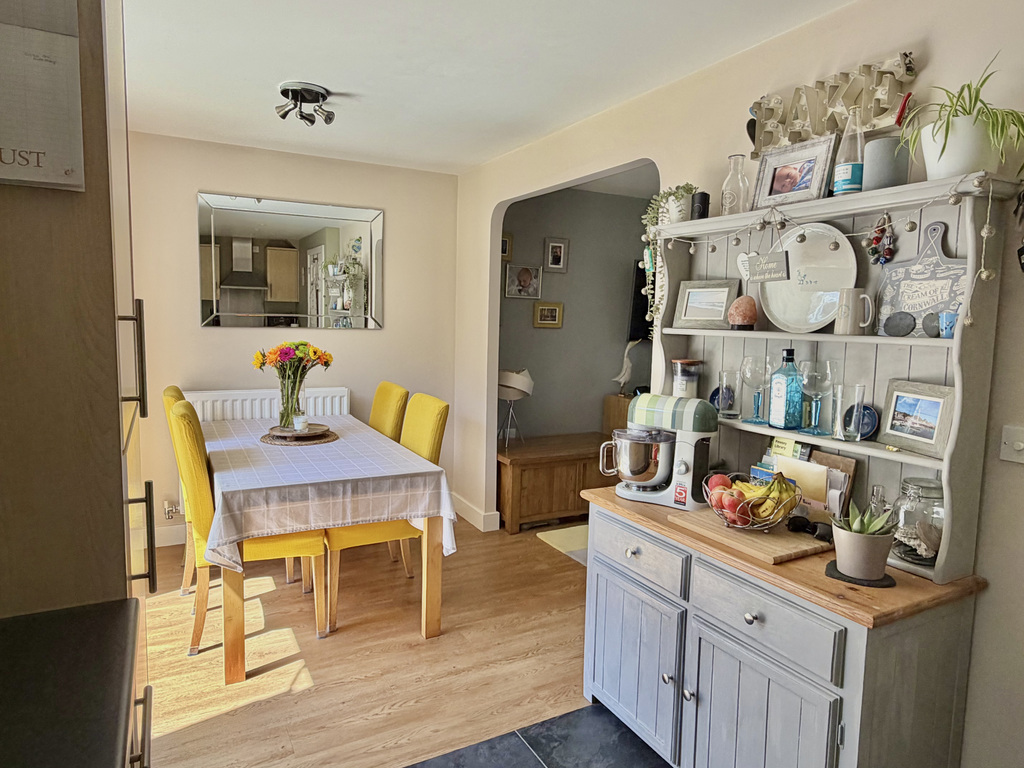 Cossor Rd, Pewsey, SN9 5HX, photo 9