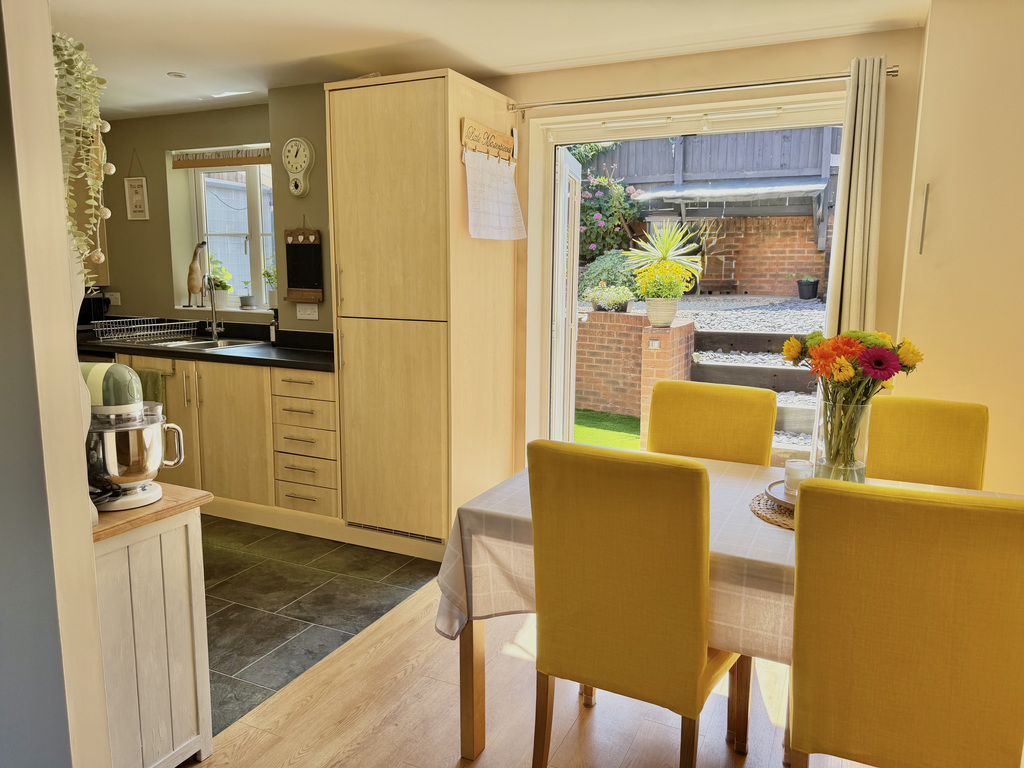 Cossor Rd, Pewsey, SN9 5HX, photo 10