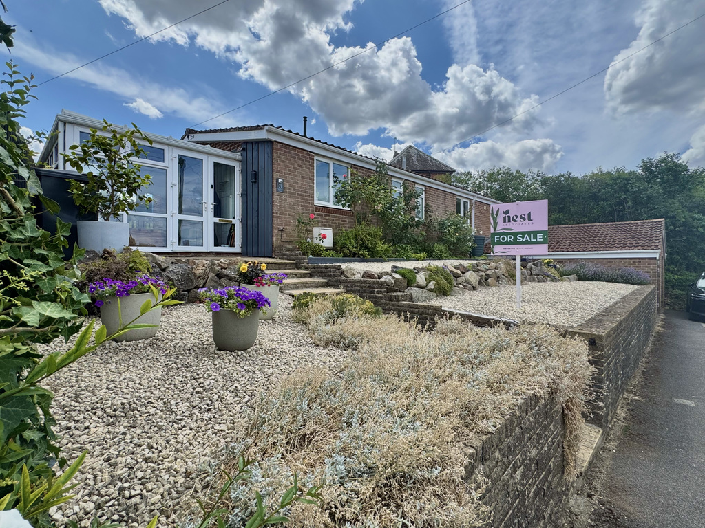 Manton Close, Manton