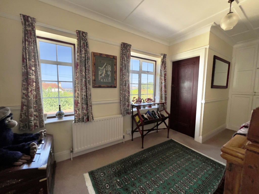A Rare 1930s Home with Exceptional Gardens & Outstanding Potential, photo 15