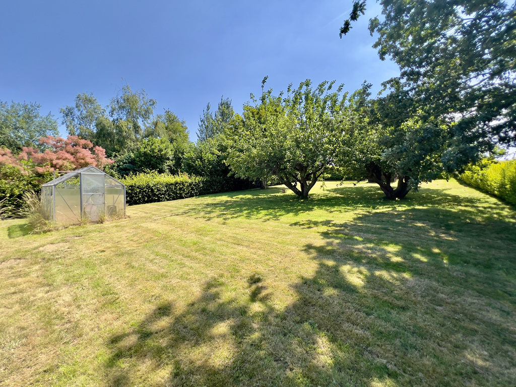 A Rare 1930s Home with Exceptional Gardens & Outstanding Potential, photo 19