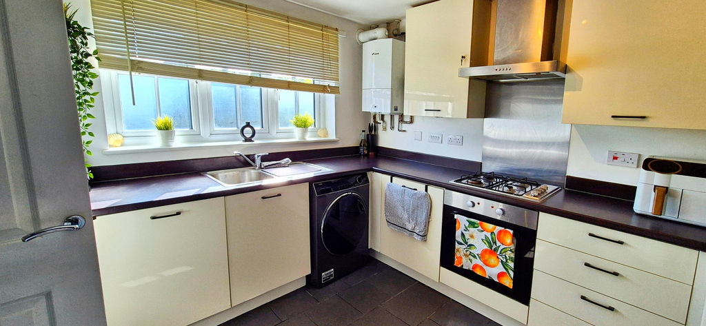 Wambrook Place, Chard, Somerset, photo 4