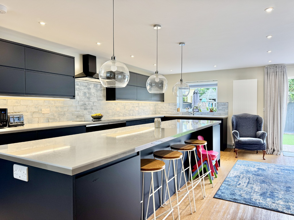 Head Weir Road, Cullompton, Devon, EX15 1NN, photo 3