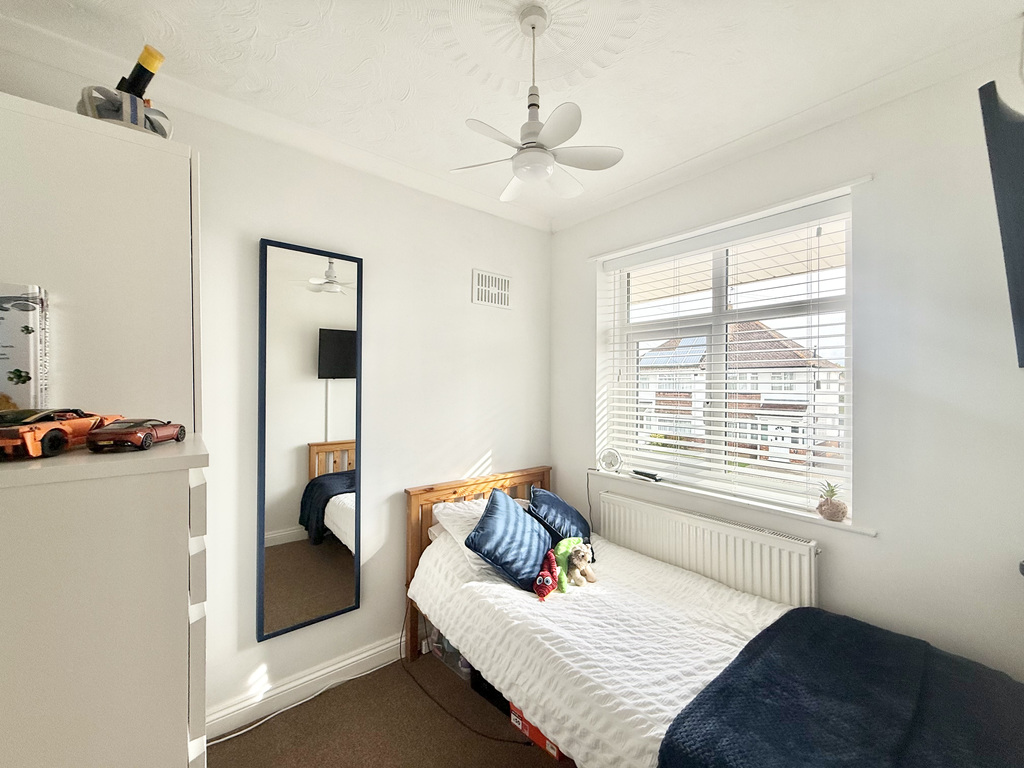 Albert Close, Yeovil, Somerset, photo 25