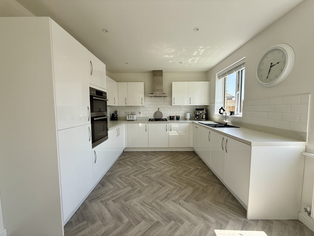 Begonia Drive, Bridgwater, Somerset, photo 3