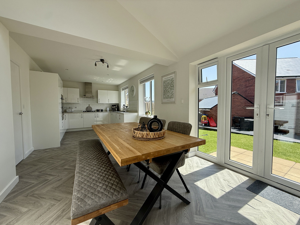 Begonia Drive, Bridgwater, Somerset, photo 2