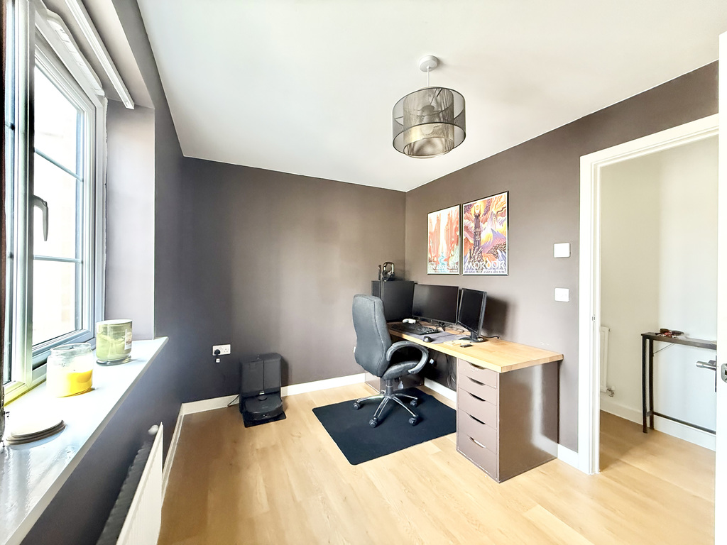 Montacute Road, Houndstone, Yeovil, Somerset, photo 12